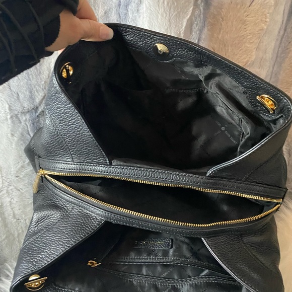 Michael Kors bag EUC - Picture 3 of 4